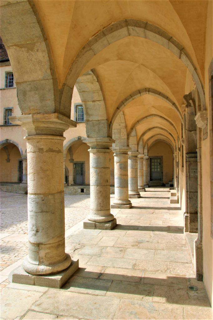 Ancien Couvent Des Ursulines Poligny Dans Le Jura Jura Tourisme