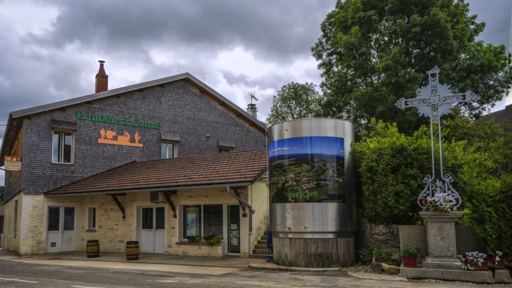 Fruiti Re Des Monts De Balerne Loulle Bi Res Jura Jura Tourisme