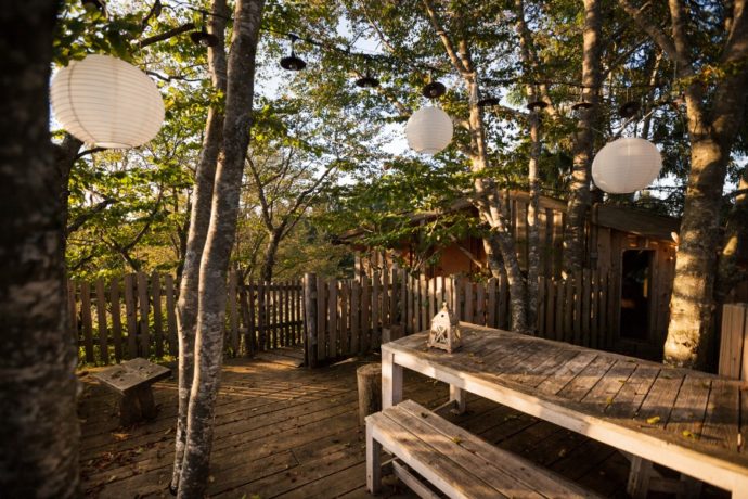 Les-Loges-du-Coinchet-Cabane-familiale-terrasse