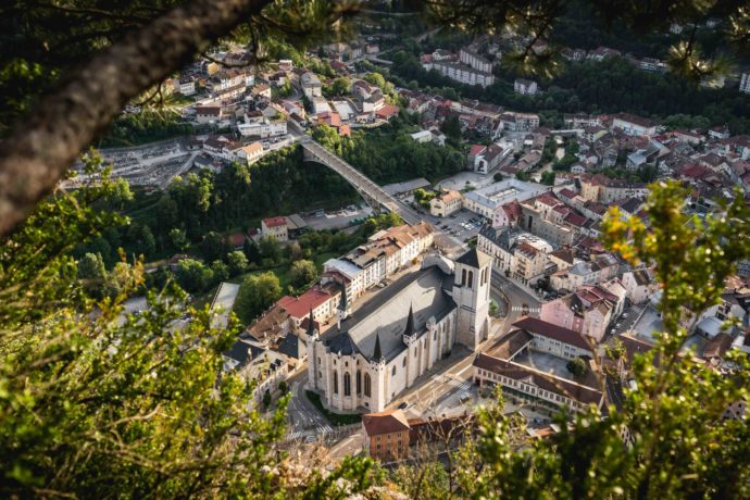 SAINT_CLAUDE_BD ©LILIAN_MENETRIER_CATHE_VUE_HAUT